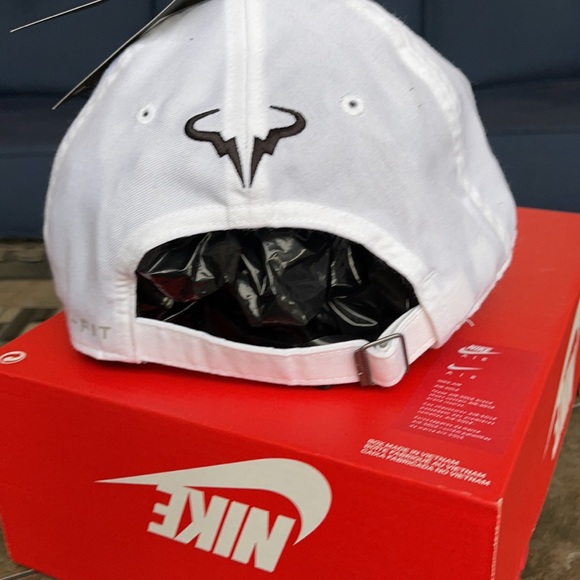 NIKE AEROBILL LIGHTWEIGHT BREATHABLE COMFORT CAP - Picture 11 of 16